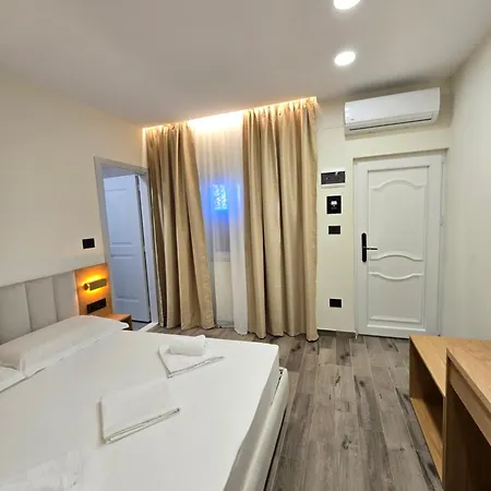 Hotel Azure 3*
